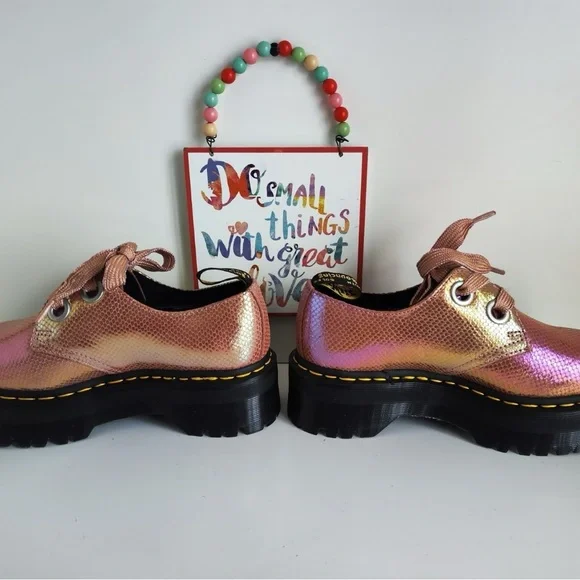 Dr. Martens Holly Pink Iridescent Leather Platform Boots Shoes Womens Size 7 NEW - Picture 4 of 10